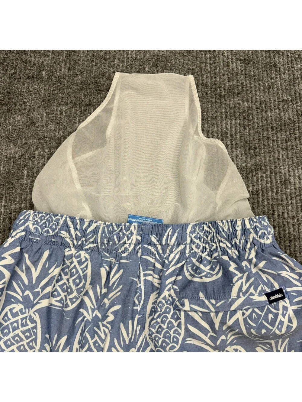 Chubbies Shorts Mens M Blue White Pineapple Beach AOP Lined Swim Trunks Pockets